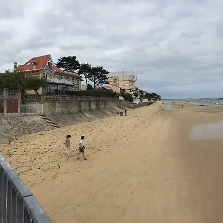 Studio Arcachon アパート