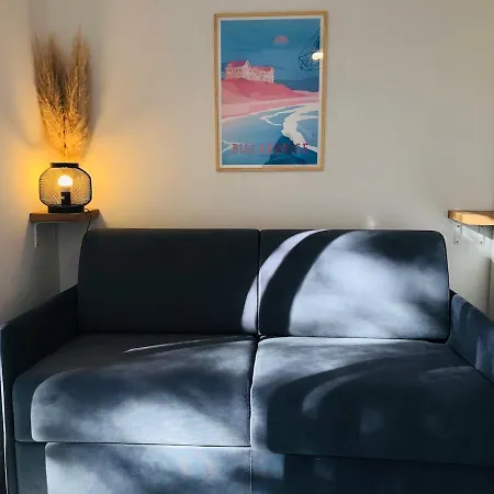 Studio Apartment *